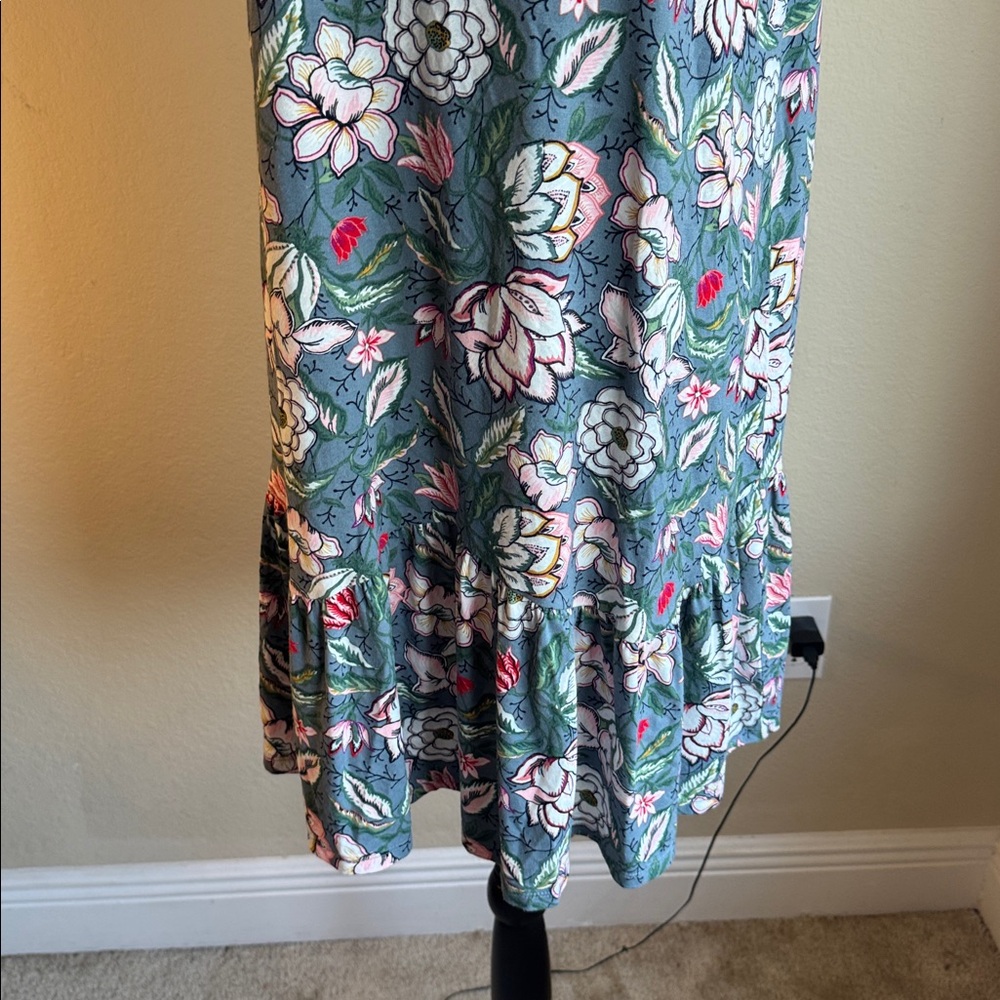 LOFT Floral Dress in Light Blue and White - Picture 4 of 4